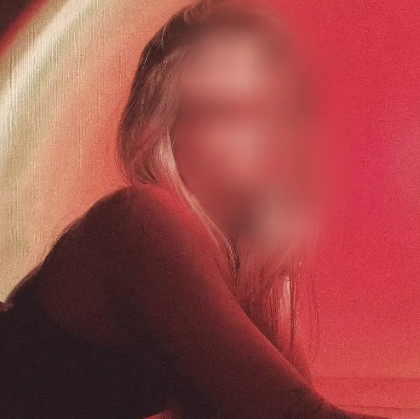 Aino, 23