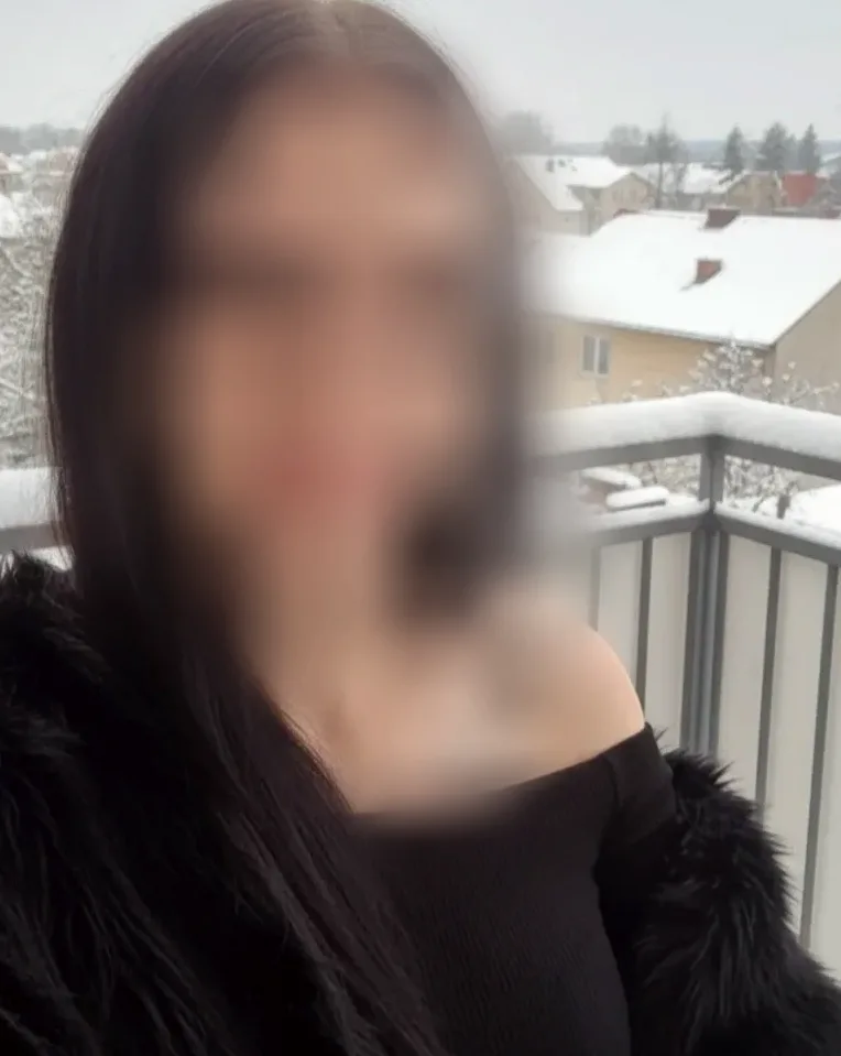 Kirsi, 23