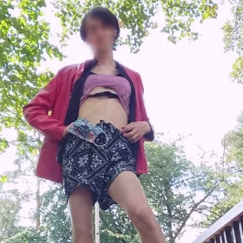 Sara, 22