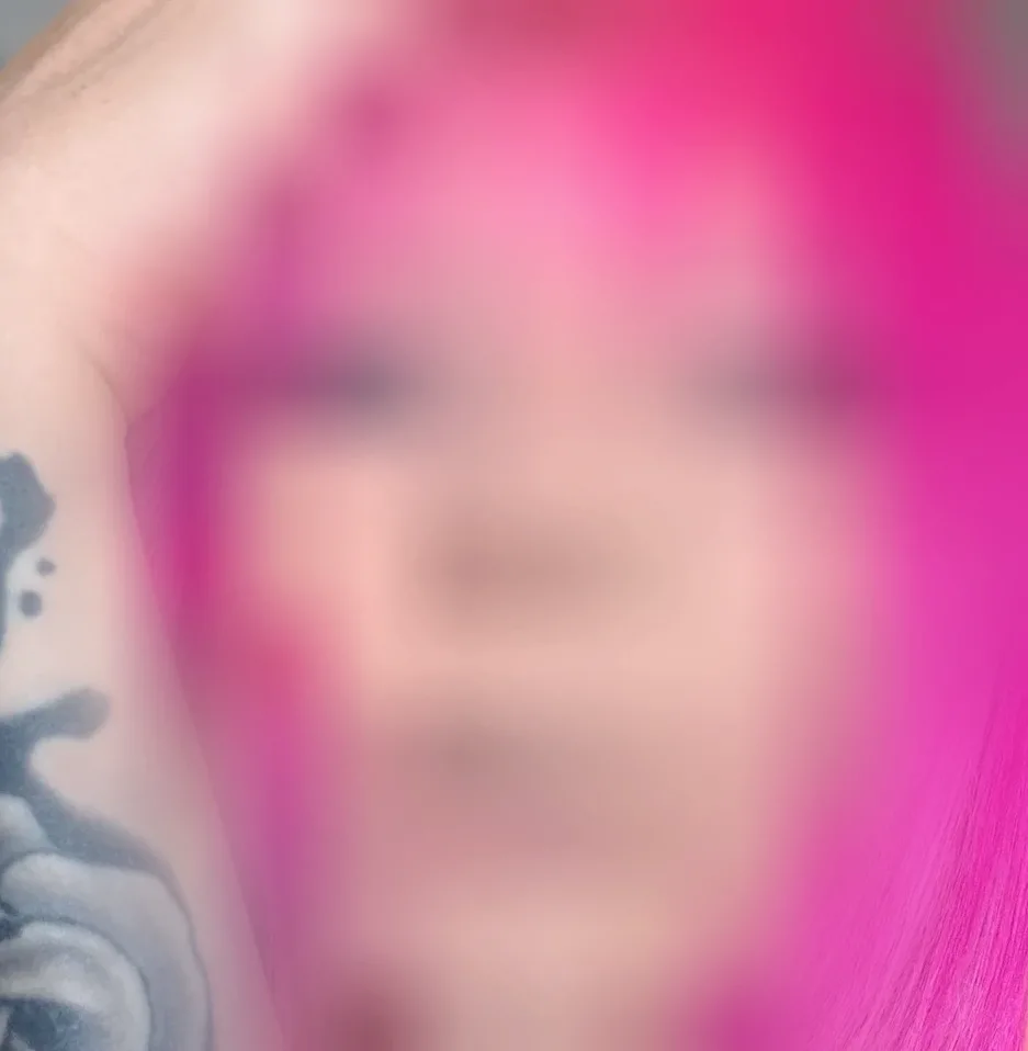 Tiia, 32